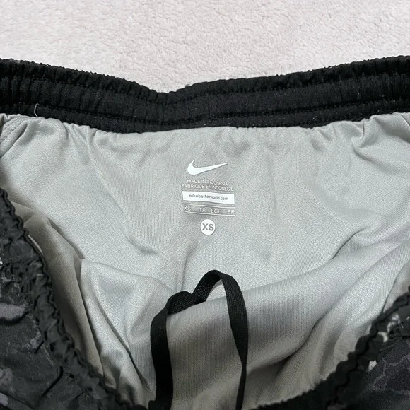 NIKE RUNNING SHORTS - Picture 5 of 7